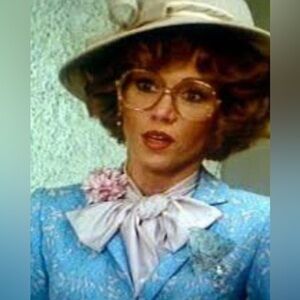 Vintage Women’s Silky Blouse Button Down Bow Tie Beige Size 16